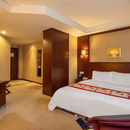 Ramada Shanghai Wujiaochang Екстер'єр фото