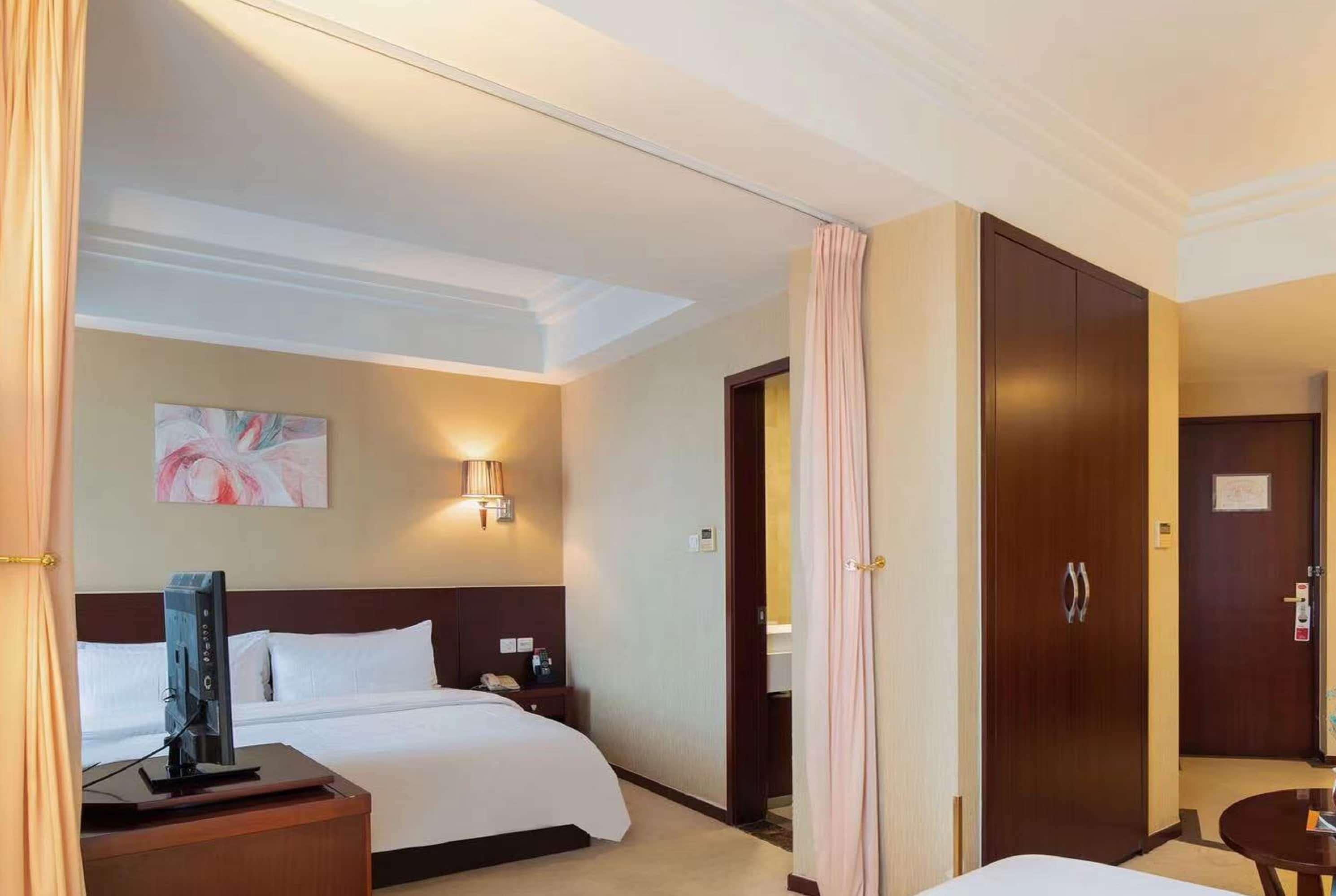 Ramada Shanghai Wujiaochang Екстер'єр фото