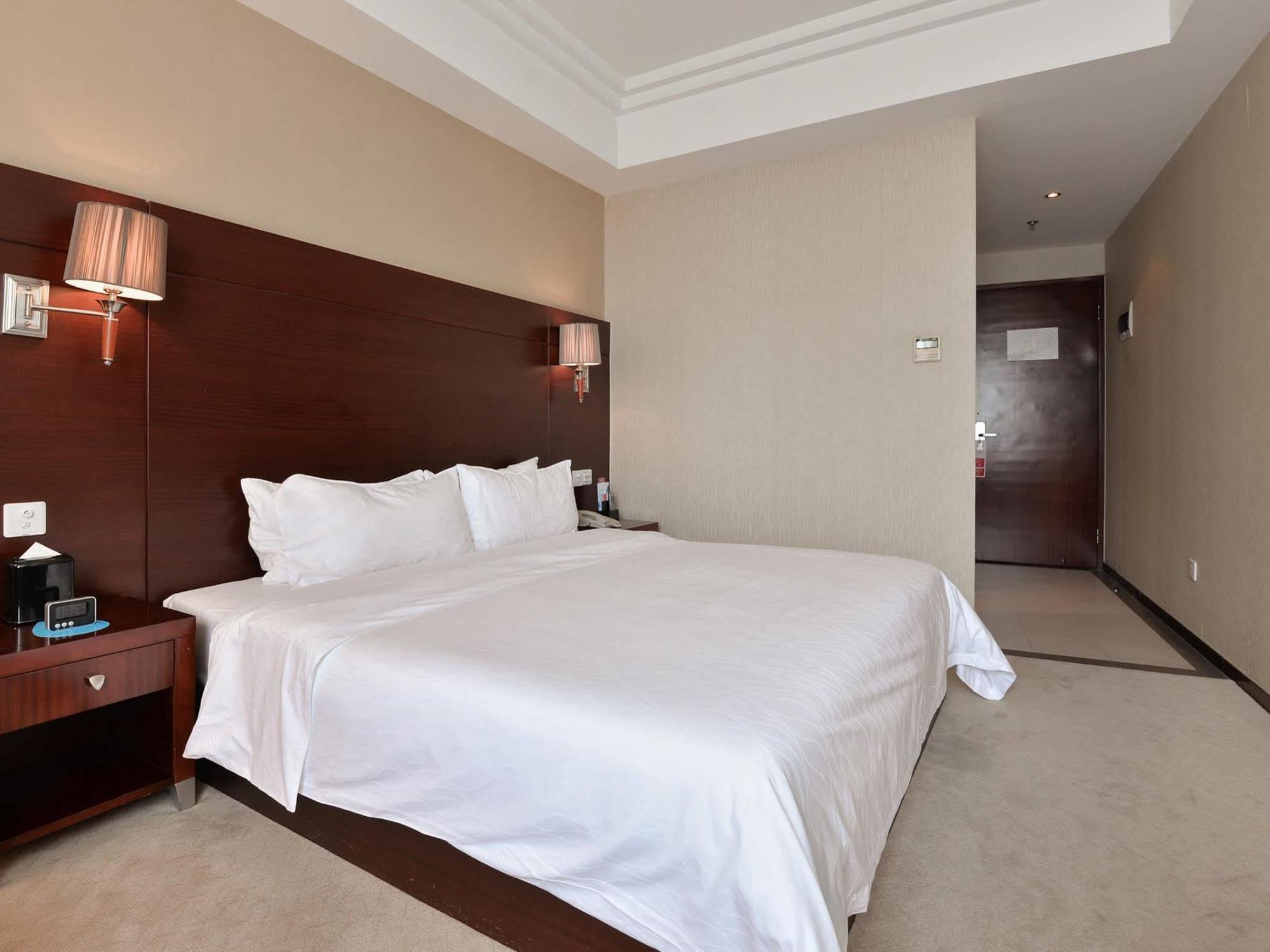 Ramada Shanghai Wujiaochang Екстер'єр фото